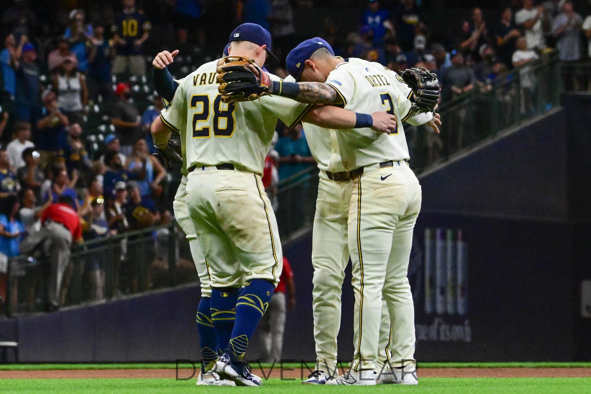 Brewers vs Pirates: A Thrilling Rivalry Unfolds